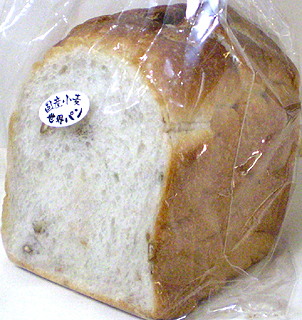 25712 世界パン 天然酵母くるみパン スライス(4等分) 1袋